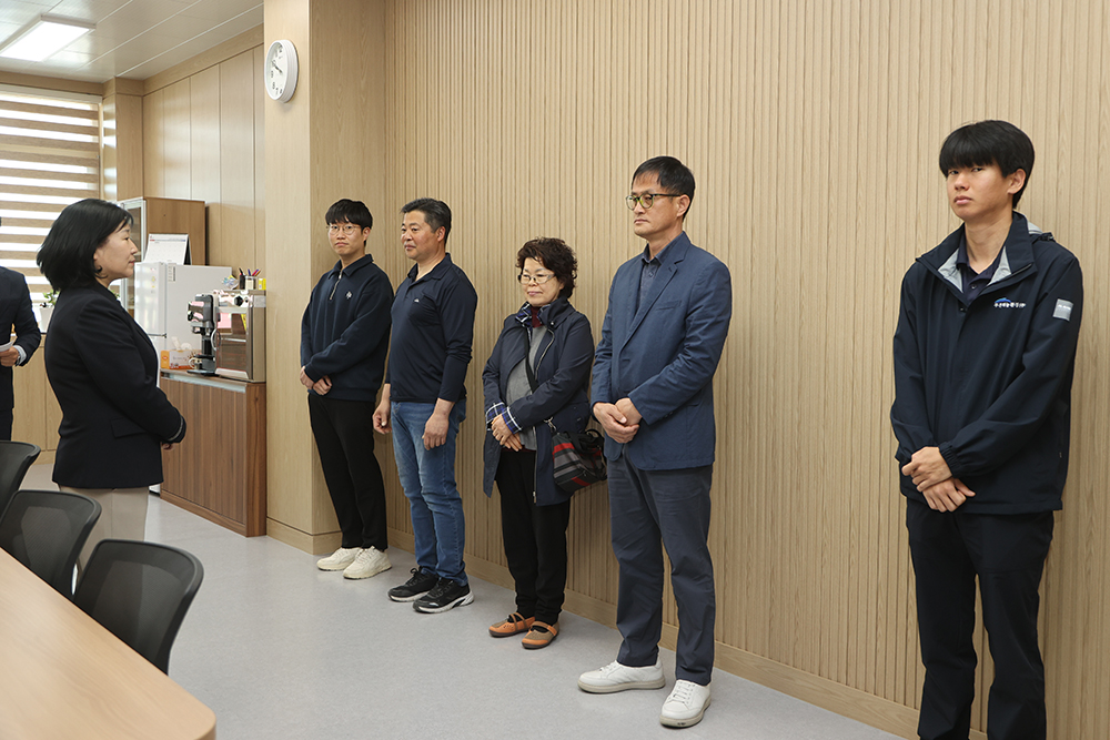 20250430 근로자의날 표창장 전달식